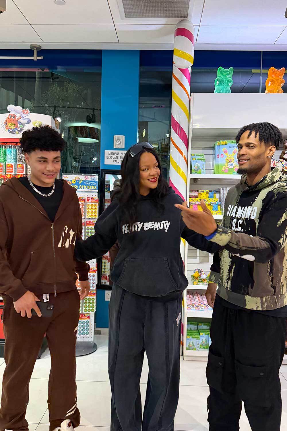 Fenty Beauty Oversized Unisex Hoodie and Sweatpant Set - Image 3