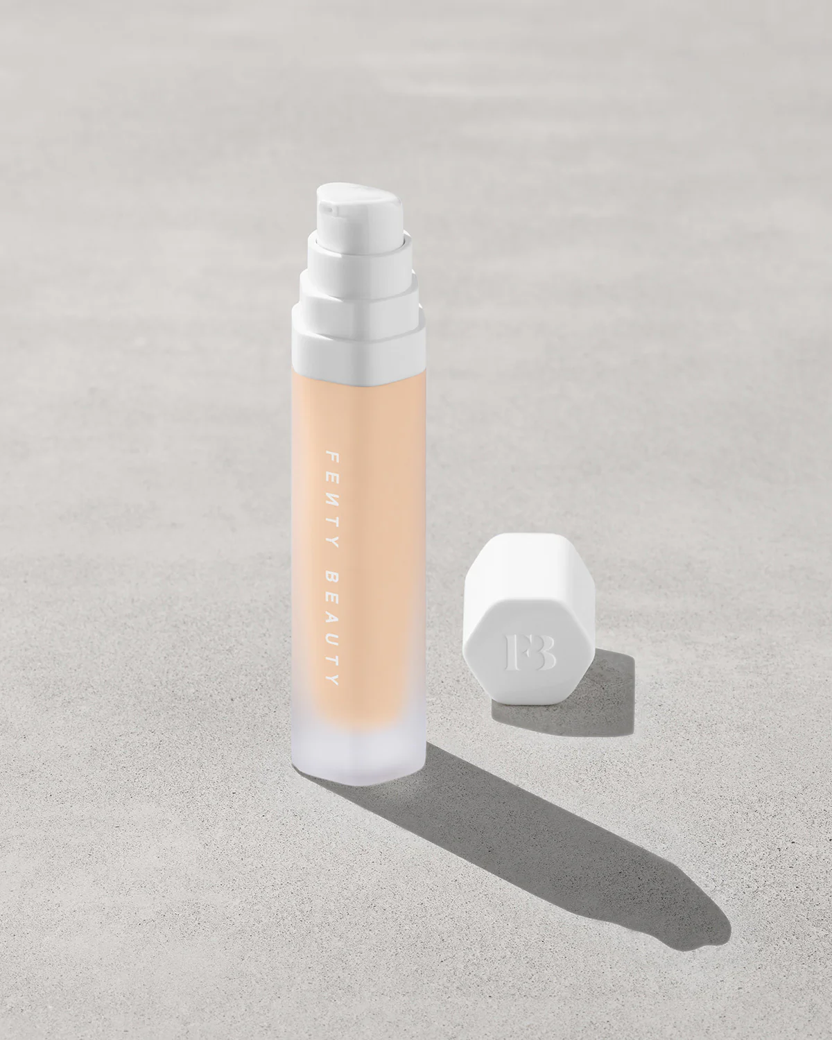 Soft'lit Naturally Luminous Longwear Foundation — 175