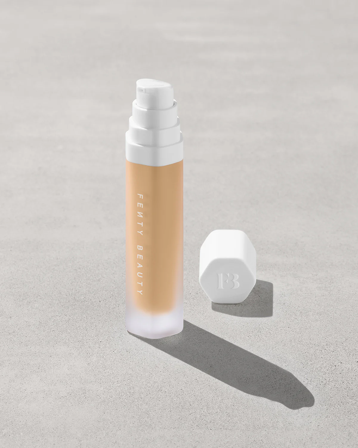 Soft'lit Naturally Luminous Longwear Foundation — 290